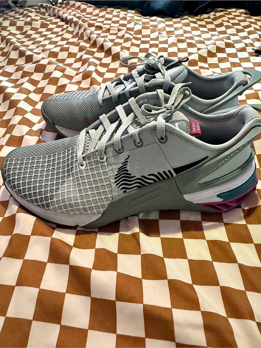 Nike Metcon 8 FlyEase Athletic Shoes Gray & Pink US 7.5